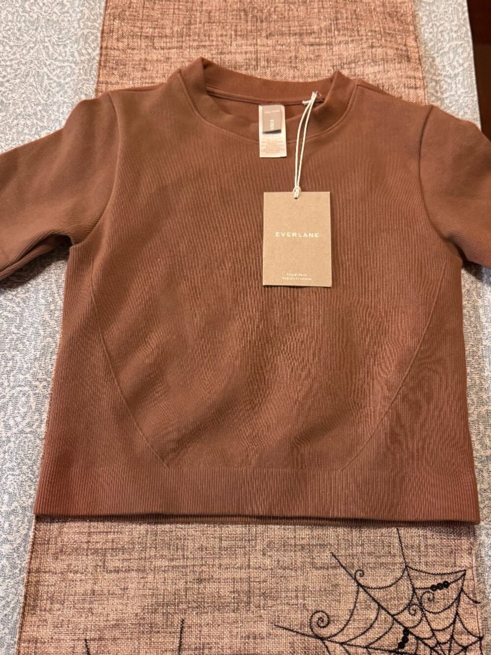 NWT Everlane The Seamless Cropped Tee in Acorn - Size XS/S